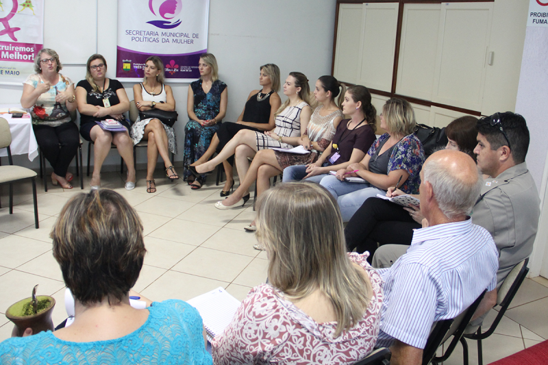 Secretaria da Mulher realiza reunião da Rede de Proteção